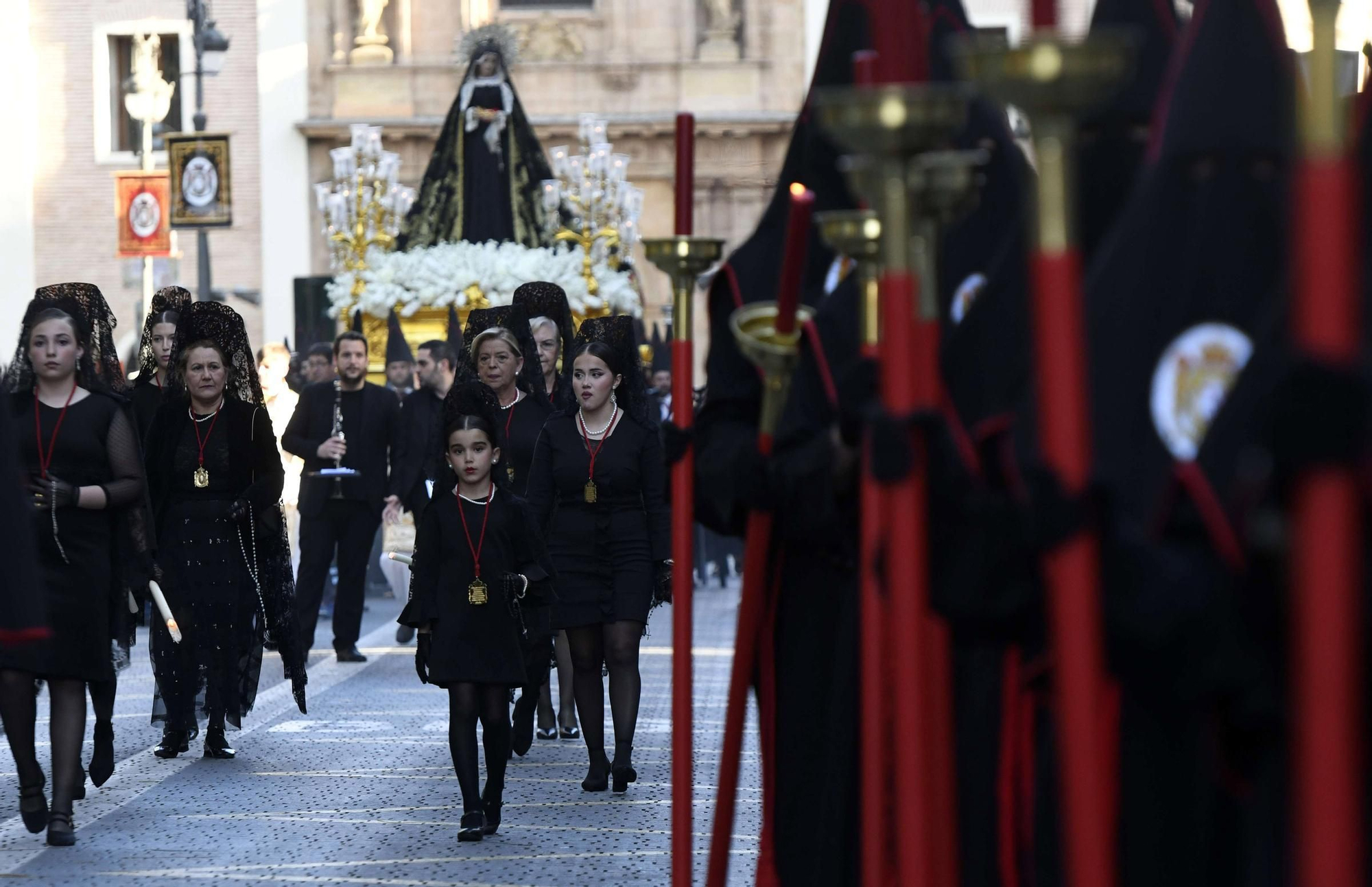 Procesión de la Soledad del Calvario en la Semana Santa de Murcia 2025.