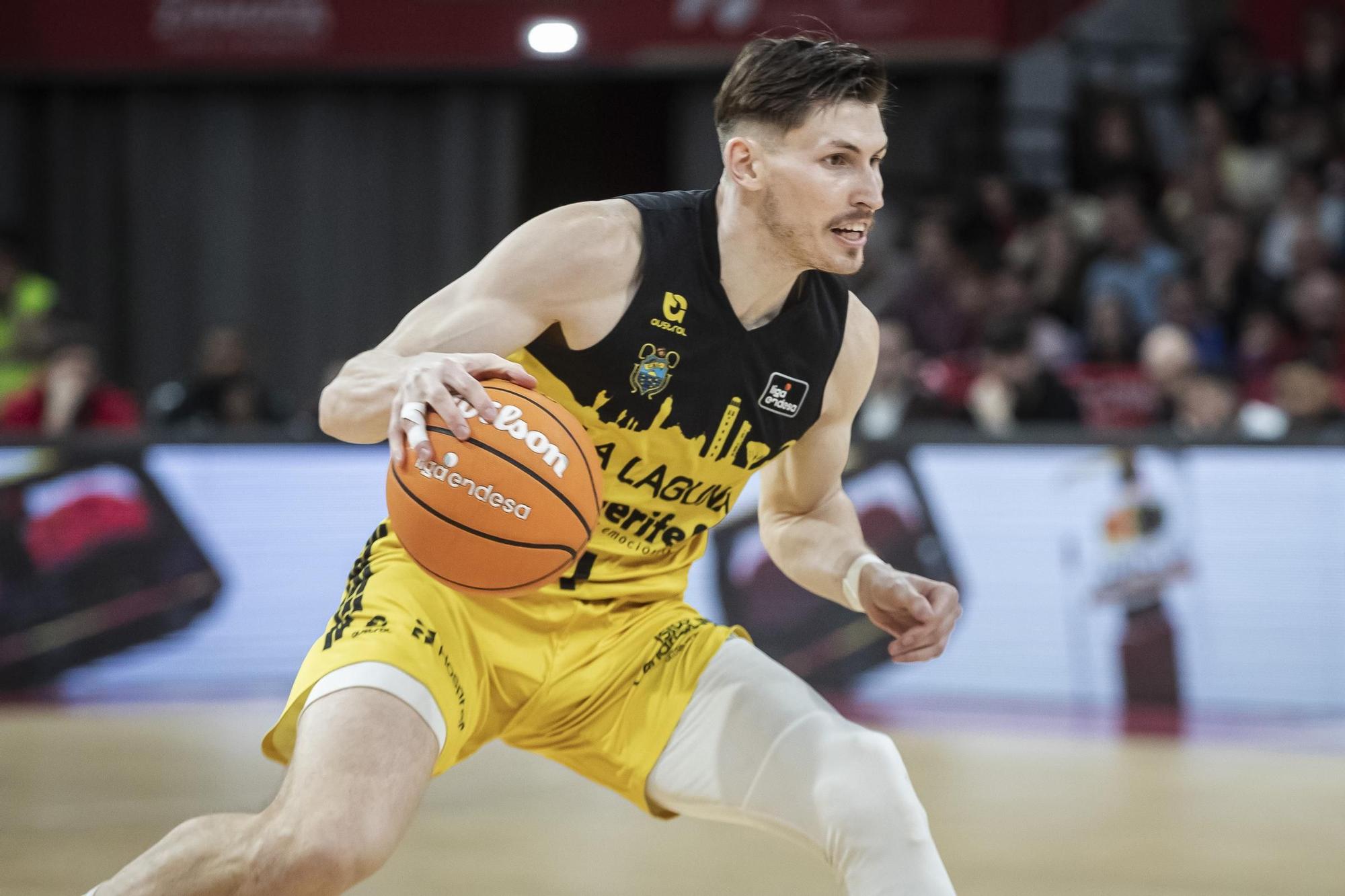 Zaragoza - La Laguna Tenerife