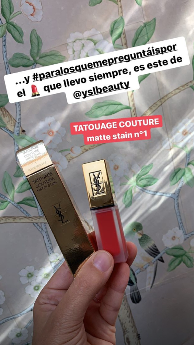 Nuria Roca ha confesado en un stories que su pintalabios favorito es el modelo Tatouage Couture de Yves Saint Laurent Beauty