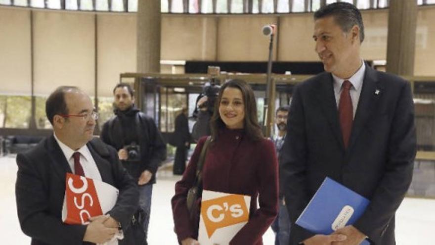 El pleno del TC estudia este jueves si admite a trámite los recursos de amparo de C's, PSC y PP