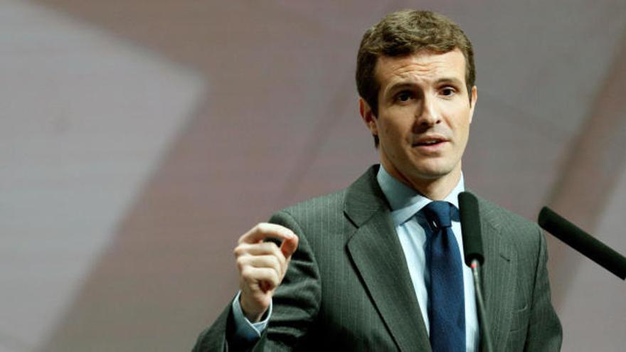 Casado pide a C's "ir juntos" para "no facilitar unos malos presupuestos"