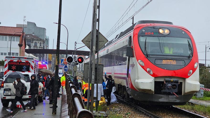 Un tren arrolla a una persona en Avilés a la altura del apeadero de Feve de Llano Ponte