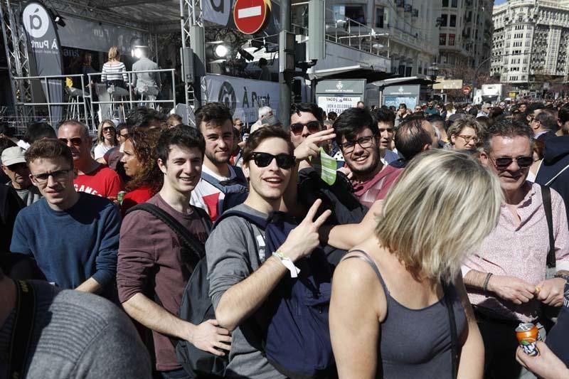 Búscate en la mascletà del 7 de marzo