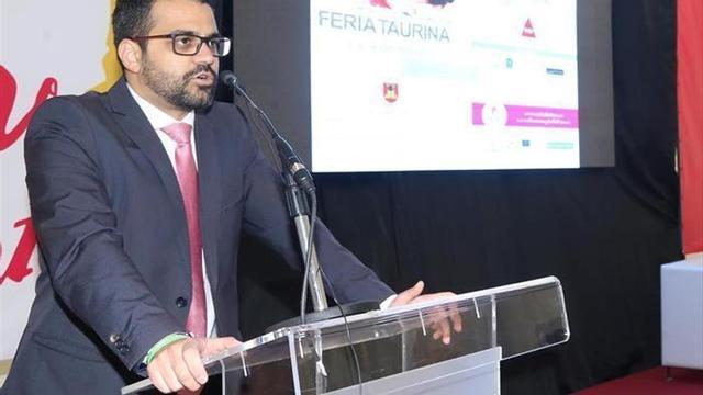 El alcalde de Olivenza defiende la vacunación de su edil responsable de la residencia de mayores