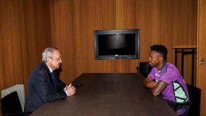 Florentino Pérez y Vinicius, en una imagen de archivo.