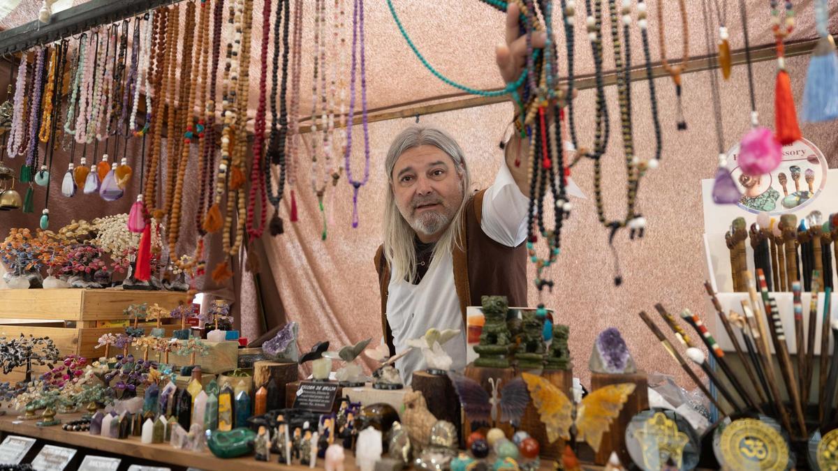 La dura y libre vida de los feriantes de la Ibiza Medieval