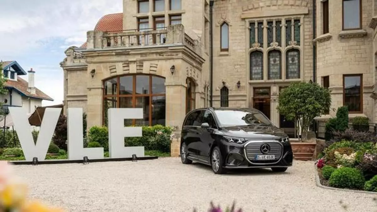 Mercedes-Benz VLE, la gran limusina Premium de fabricación global en Vitoria