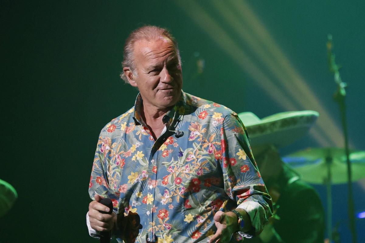 El concierto de Bertín Osborne en el teatro de la Laboral, en imágenes