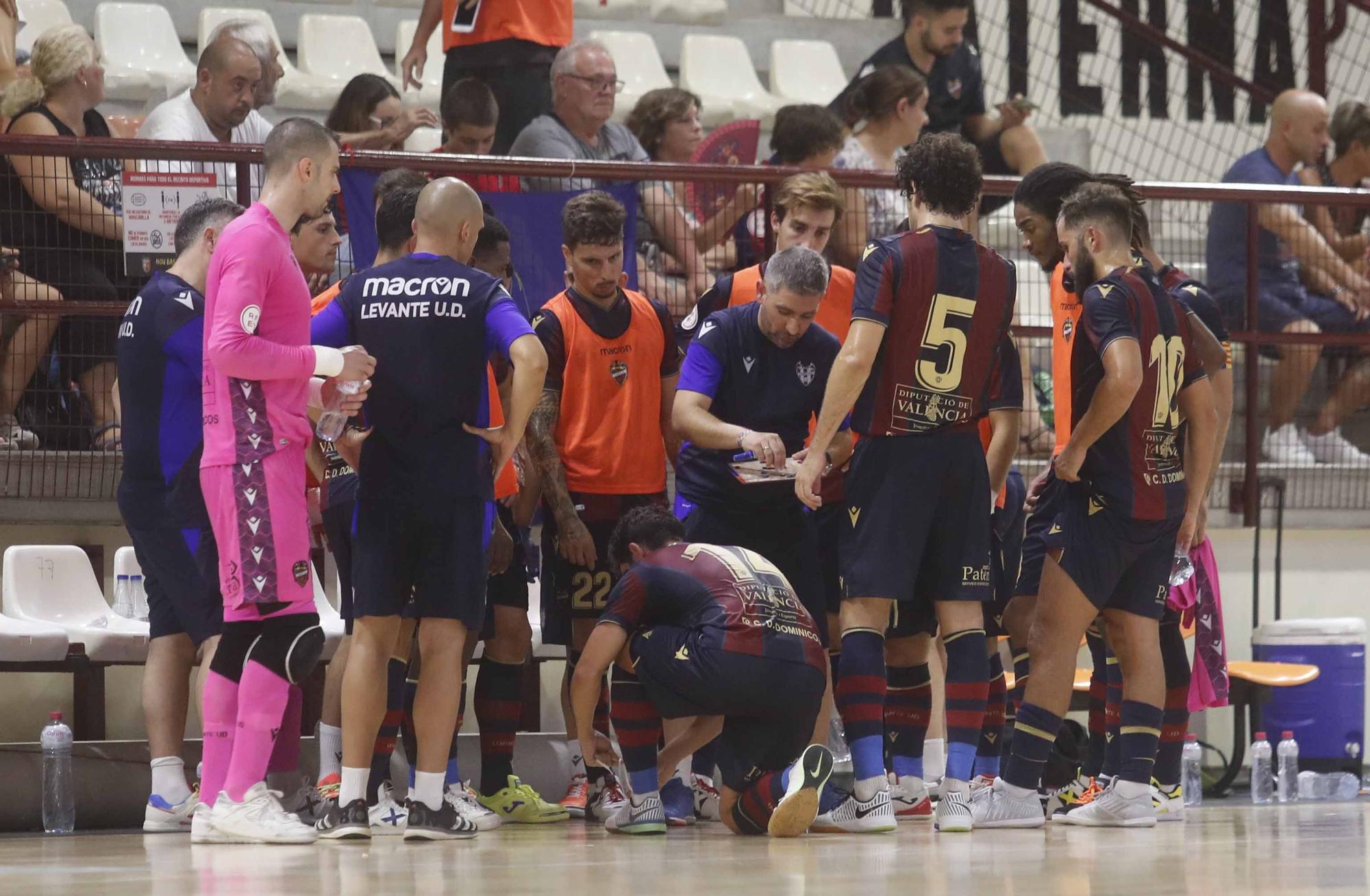 Primer partido del Levante UD FS de Sergio Mullor en Paterna (3-1)