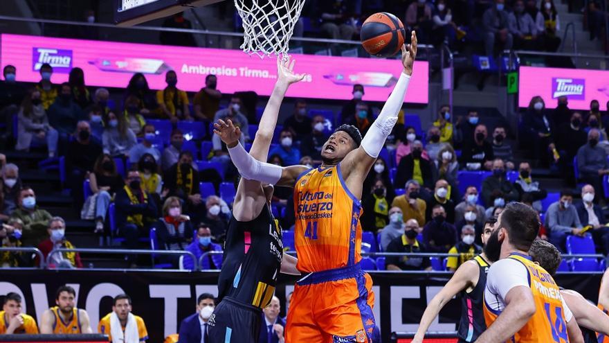 El Valencia Basket se aferra al fortín de La Fonteta