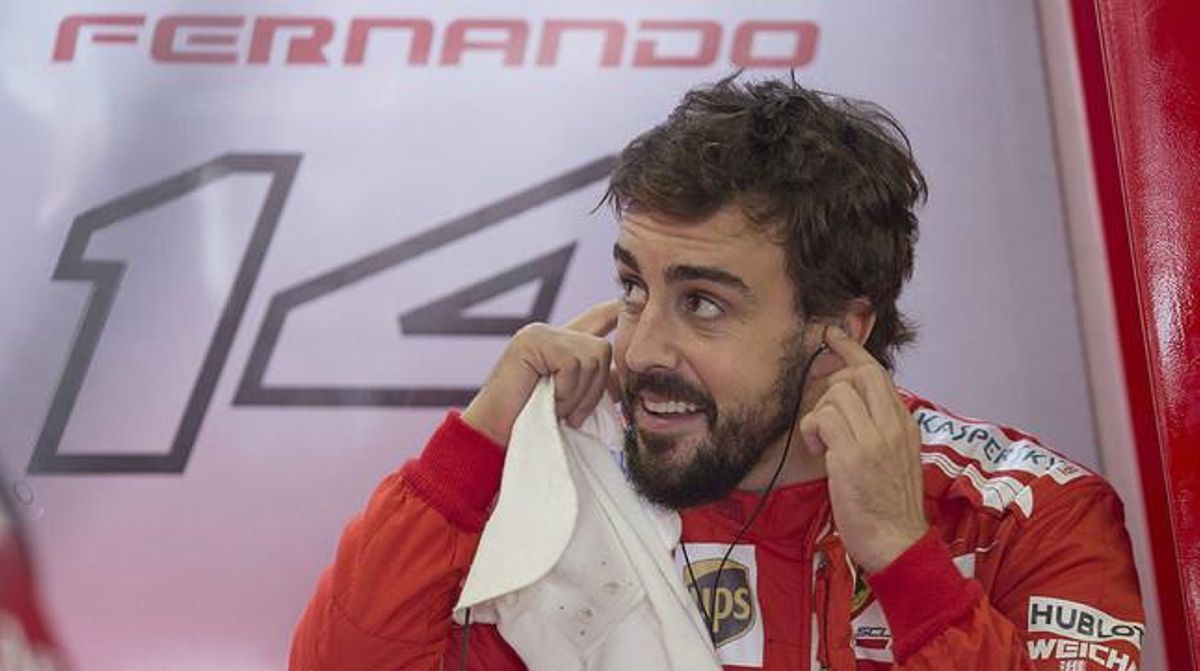 Fernando Alonso, al box de Ferrari, al circuit d’Interlagos. Fernando Alonso, al box de Ferrari, al circuit d’Interlagos.