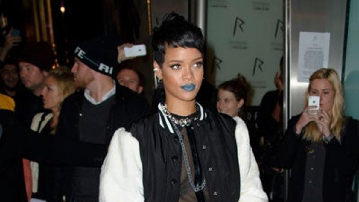 Rihanna y River Island de fiesta en Londres