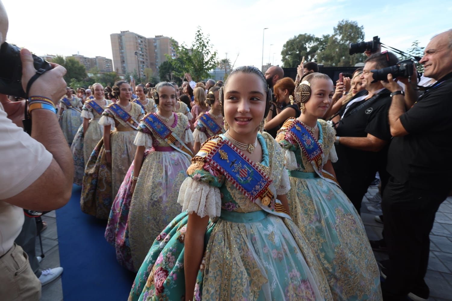 Así está el ambiente en el estreno de las fallas en el Roig Arena