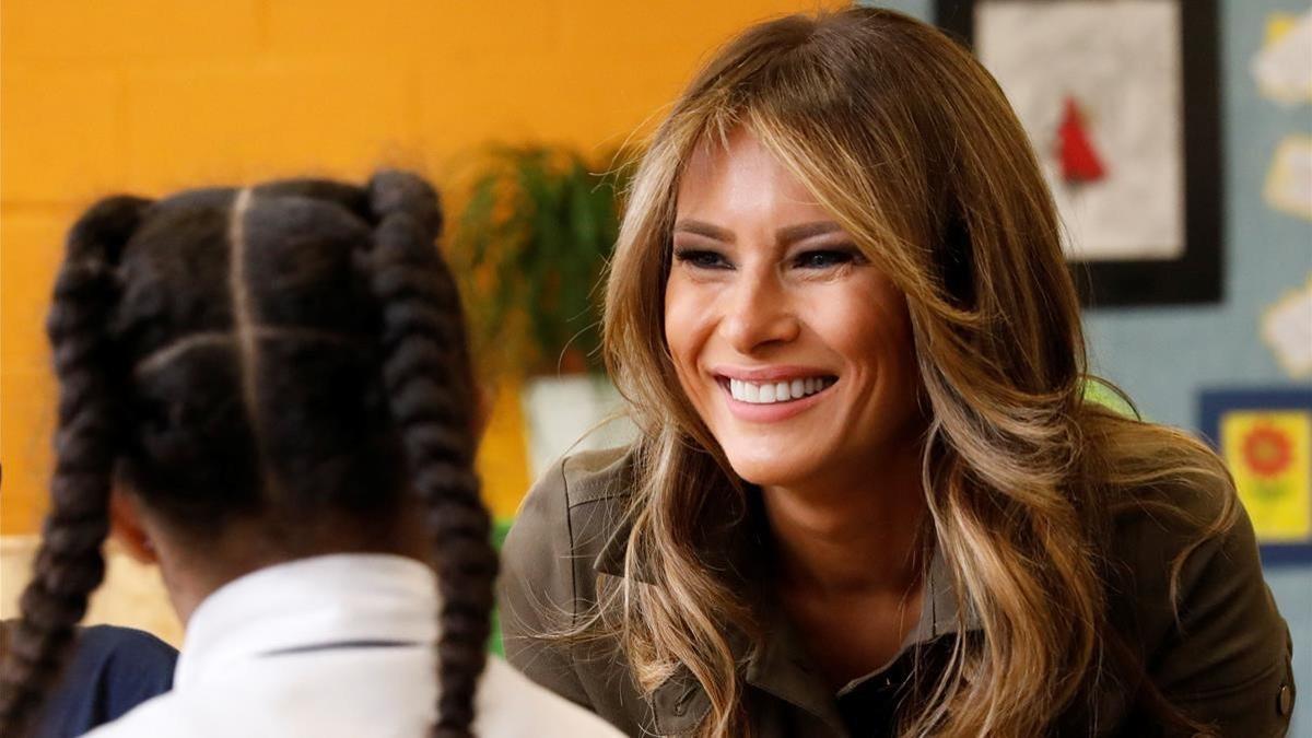 lmmarco40125931 u s  first lady melania trump greets children during a visit170920191616