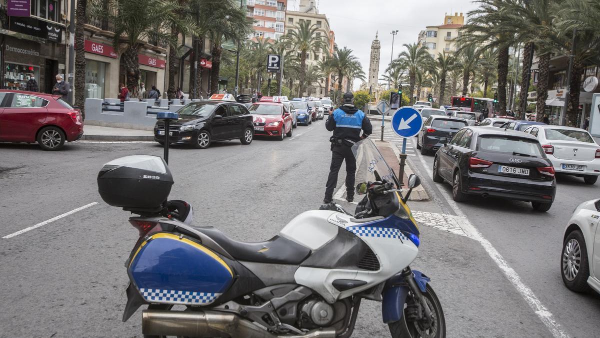 Protesta de las autoescuelas en Alicante