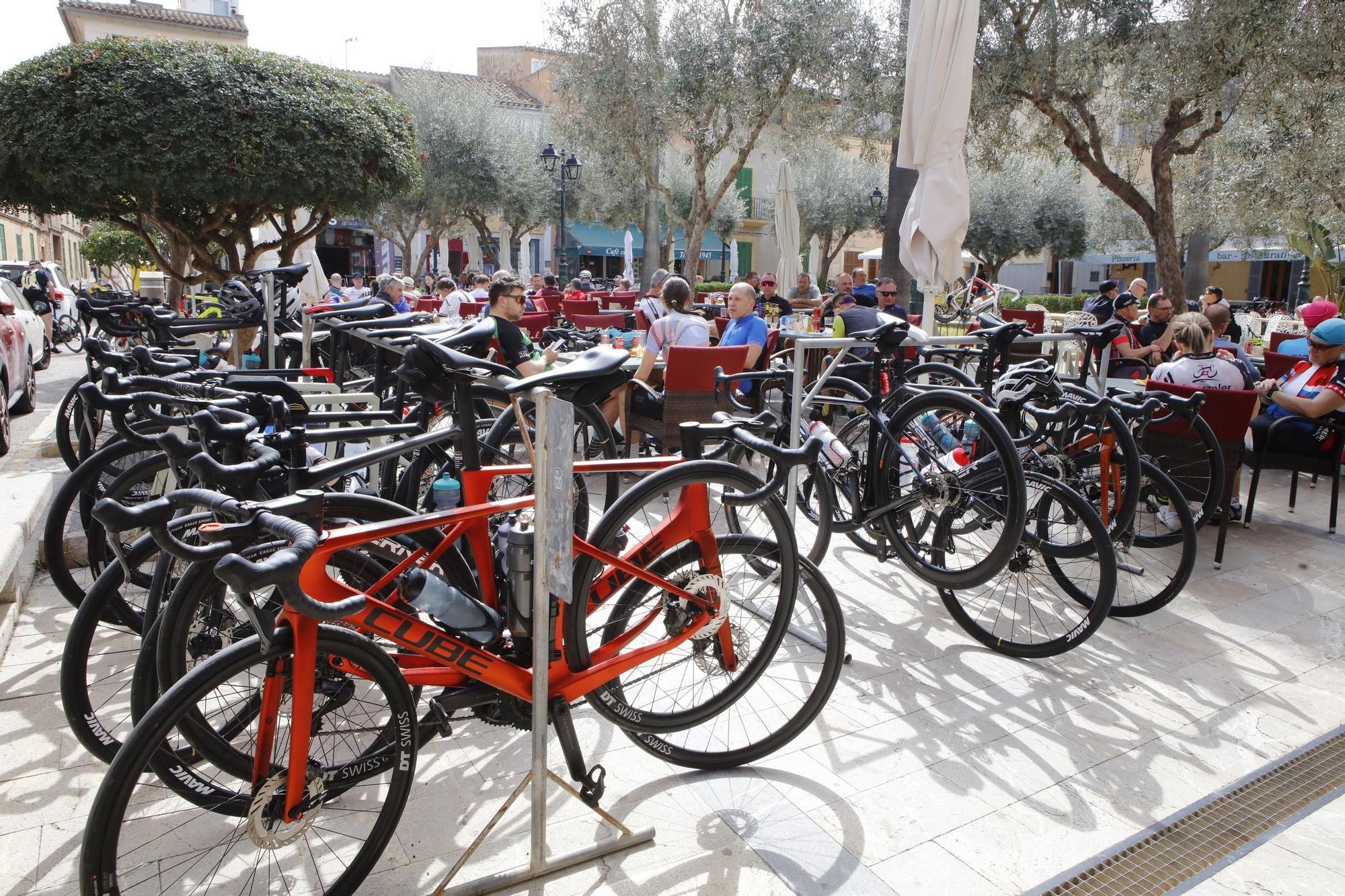 Die Radsport-Saison auf Mallorca hat begonnen – so sieht es im Radler-Hotspot Petra aus