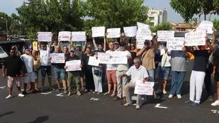 Els marxants de Platja d'Aro arrenquen una mobilització indefinida en contra de la reducció de parades