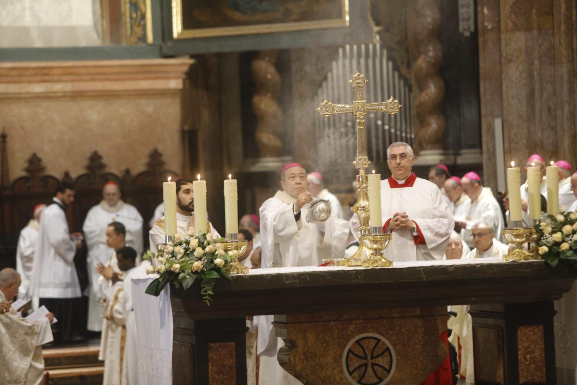 El nuevo arzobispo de València toma posesión en la catedral