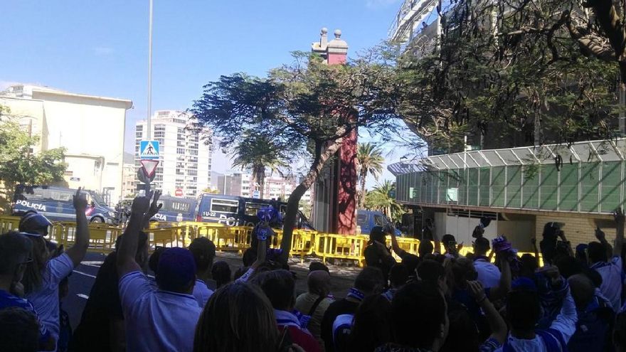 Trayecto sin incidentes de la afición amarilla hacia el Heliodoro