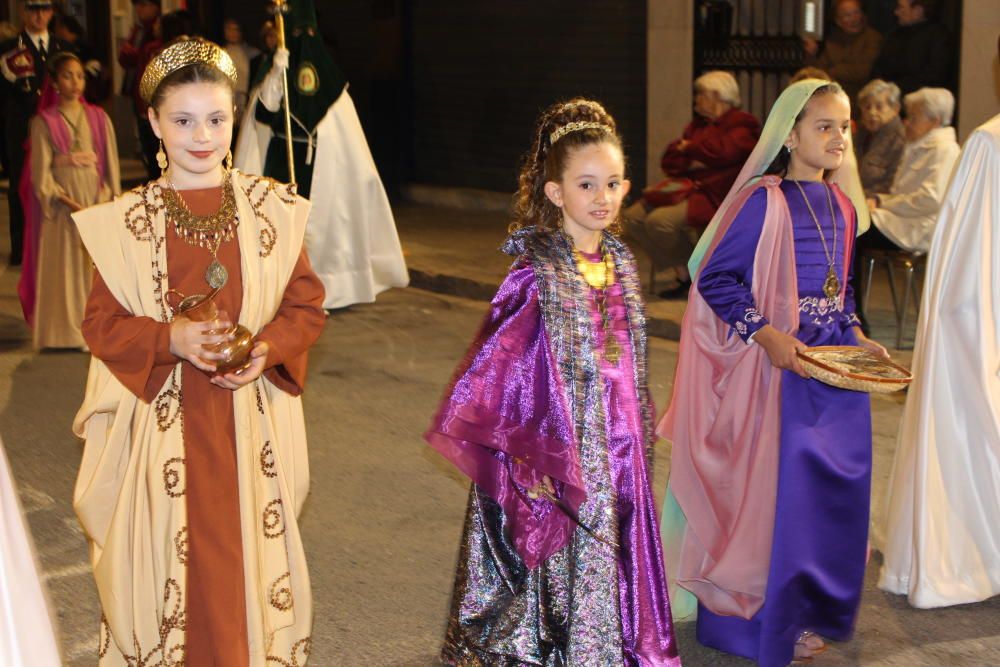 Procesión de la Hermandad de Jesús con la Cruz y Cristo Resucitado.