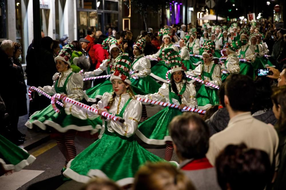 Entrega de premios, pasacalles y entierro de la sardina en Gijón