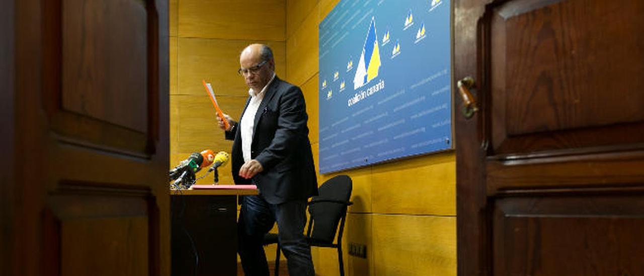 José Miguel Barragán, ayer al finalizar la rueda de prensa en la capital grancanaria.