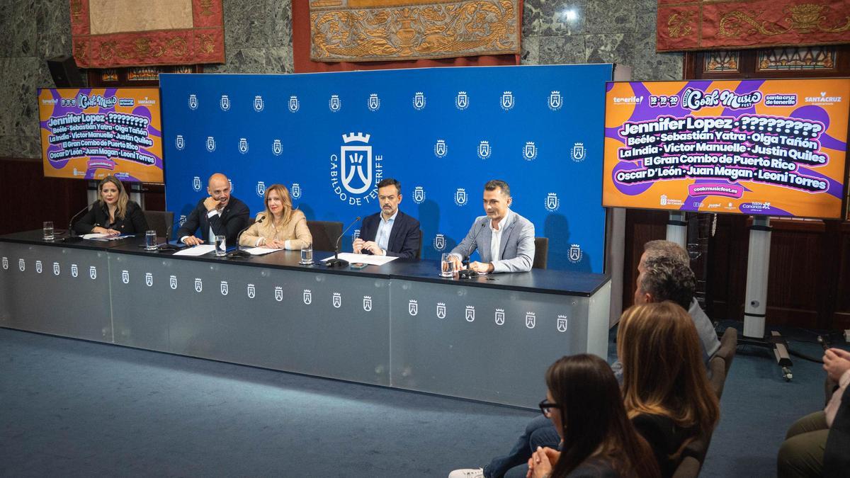 Representantes de las instituciones y empresas organizadoras del Tenerife Cook Music Fest 2025.