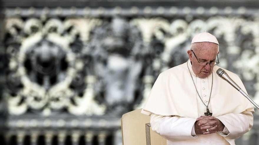 El papa Francisco, durante una audiencia general en la plaza de San Pedro, en el Vaticano.