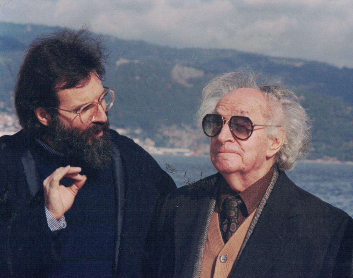 Tomás Camacho y Joaquín Rodrigo, en el puerto de Vigo en 1991.