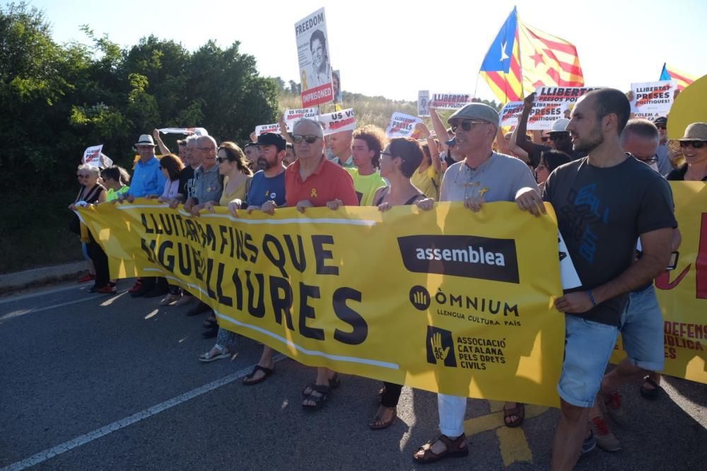 Concentració a la presó de Figueres en suport als independentistes presos