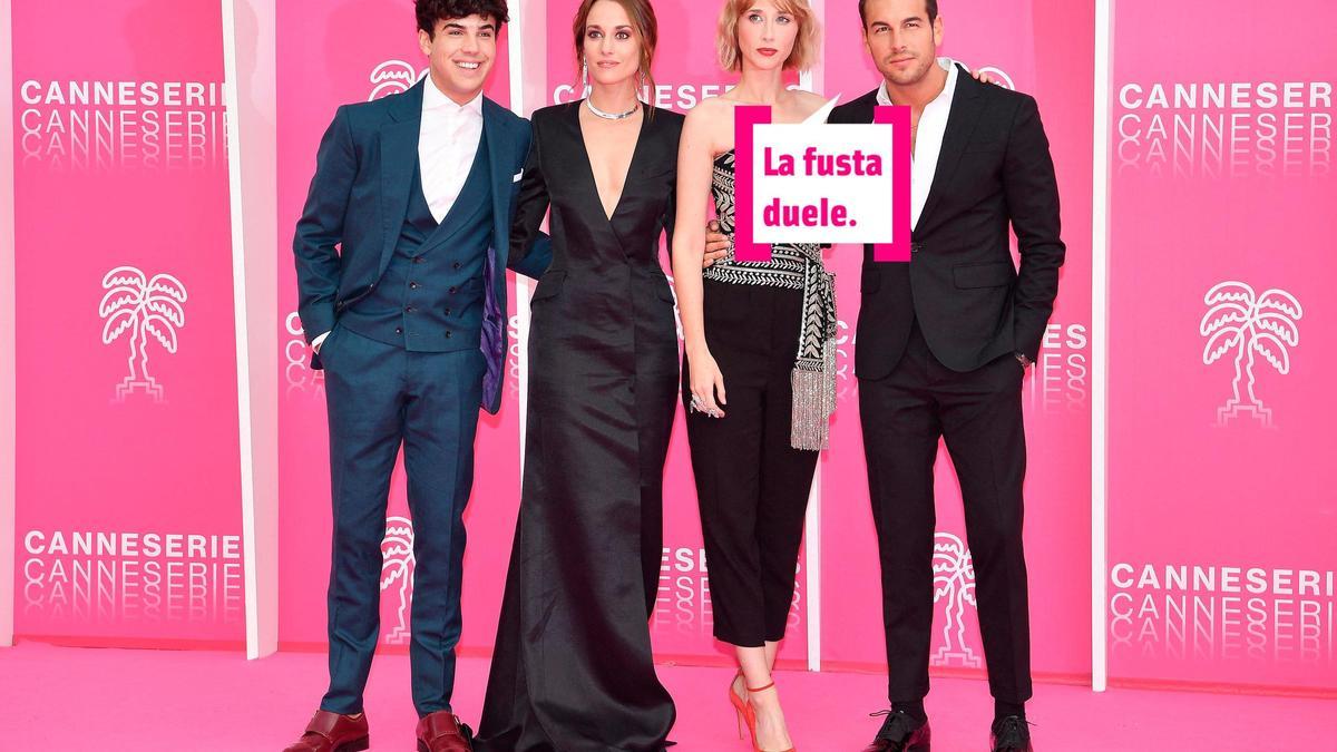 Mario Casas en Cannes, con sus 'compis' de 'Instinto'.