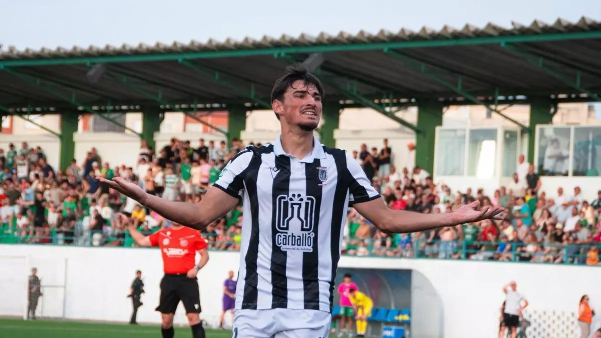 El Badajoz encarrila la final del ‘playoff’ ante el Moralo
