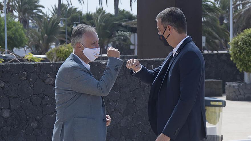 Pedro Sánchez se reúne con Torres en Lanzarote