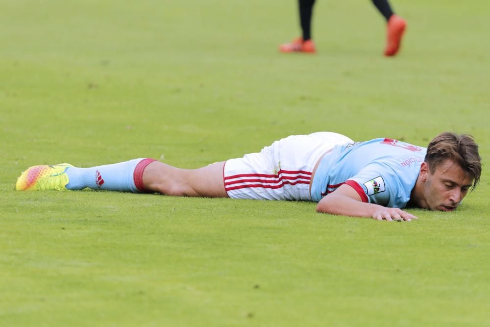 Las mejores imágenes de la semifinal del playoff de ascenso entre el Celta B y el Cartagena en un campo de Barreiro abarrotado.