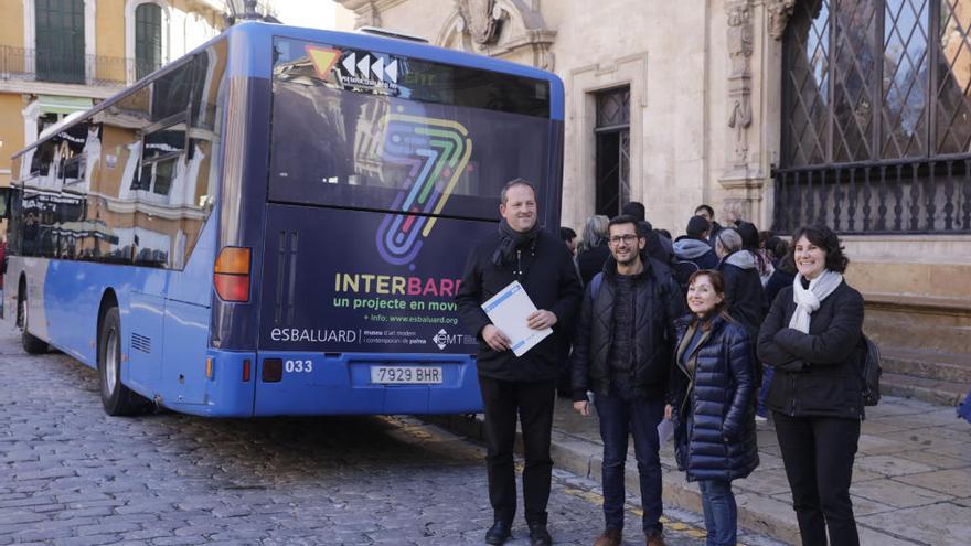 Es Baluard y la EMT arrancan el &quot;Projecte Interbarris&quot; que vincula cultura y transporte