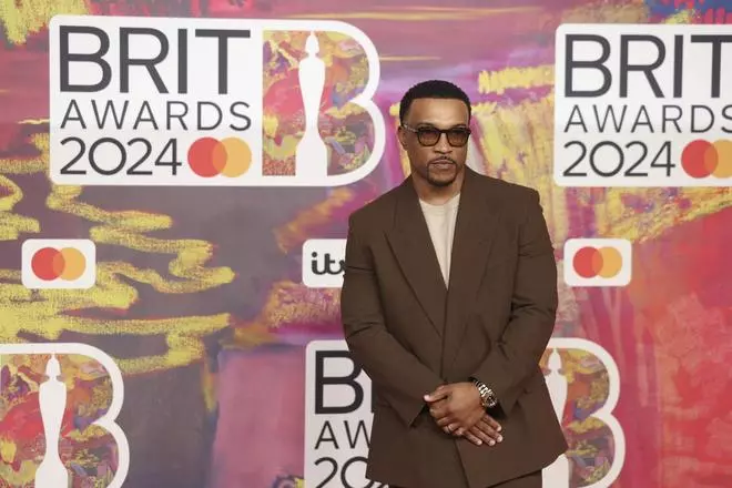 Las estrellas de la música brillan en la alfombra roja de los Brit Awards 2024