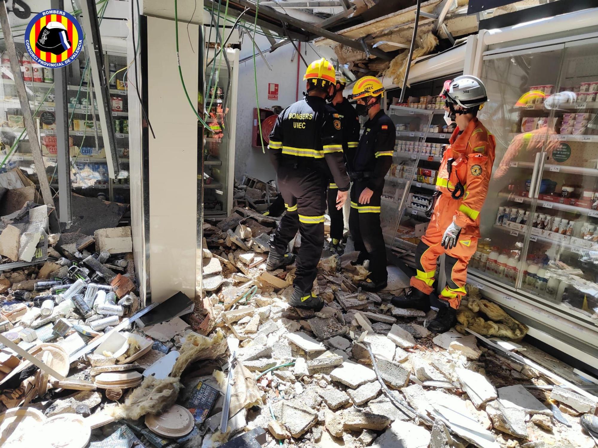 Cede parte del tejado de un supermercado de Gandia