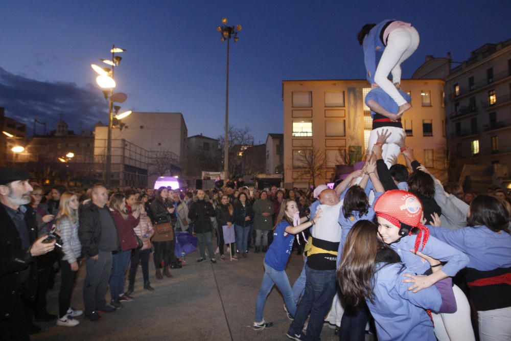 Multitudinària manifestació feminista a Girona