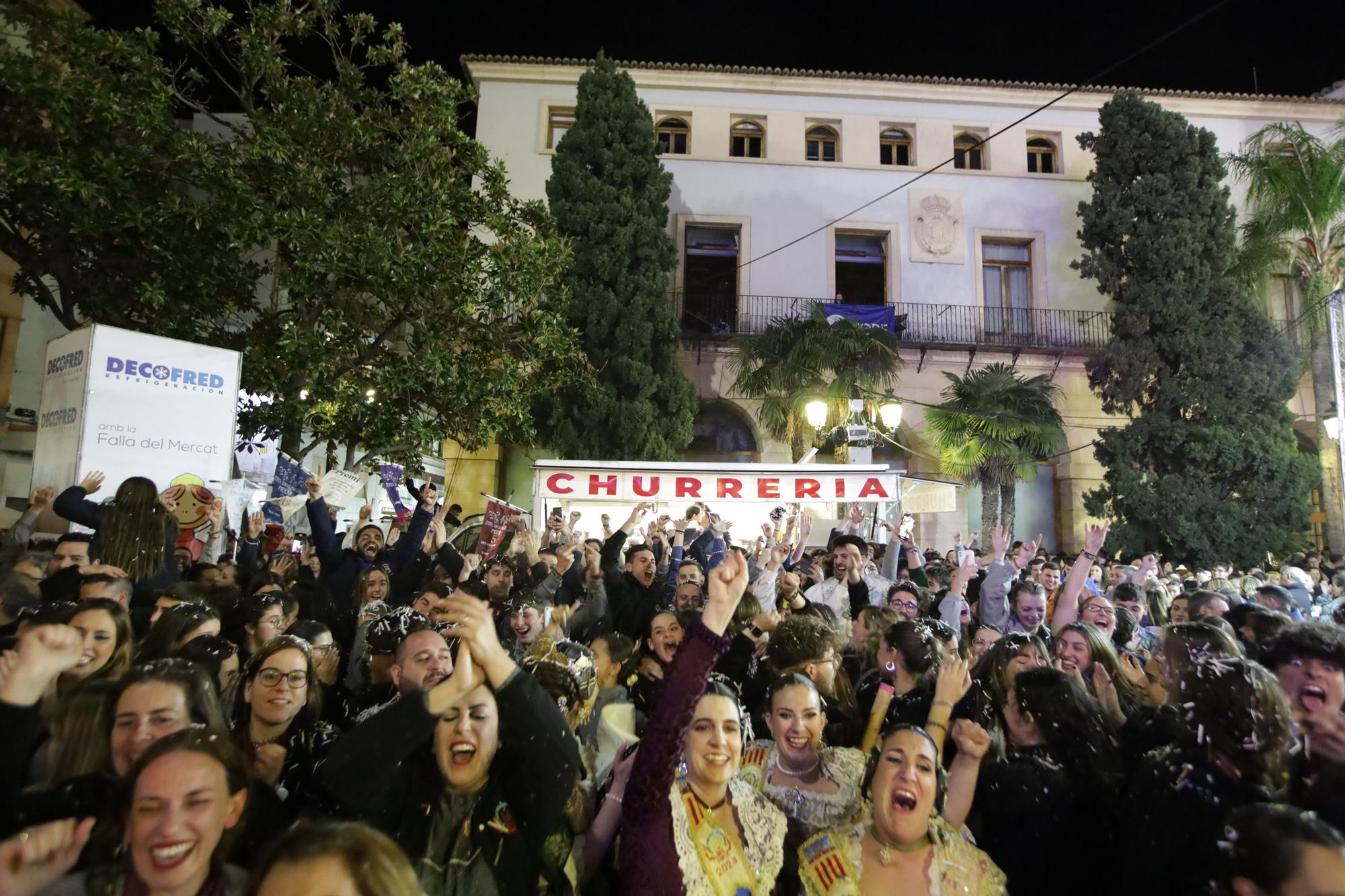 Todas las fotos de la entrega de premios falleros de Gandia