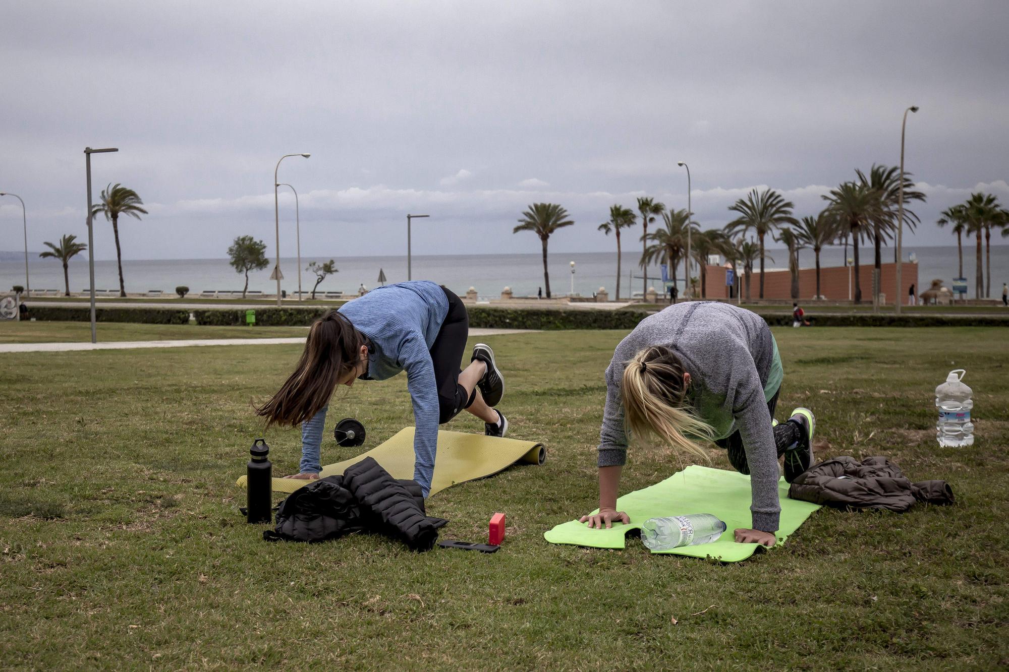 Gimnasia grupal al aire libre