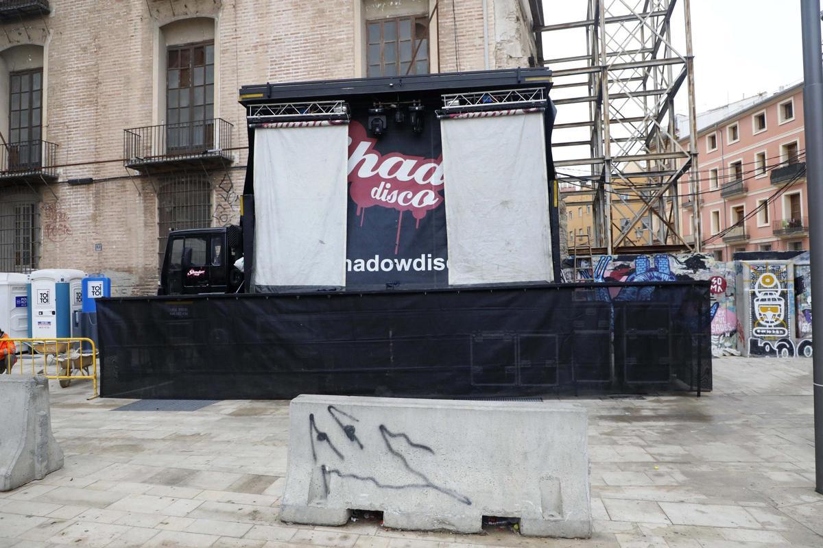 Verbena en la plaza de Brujas.