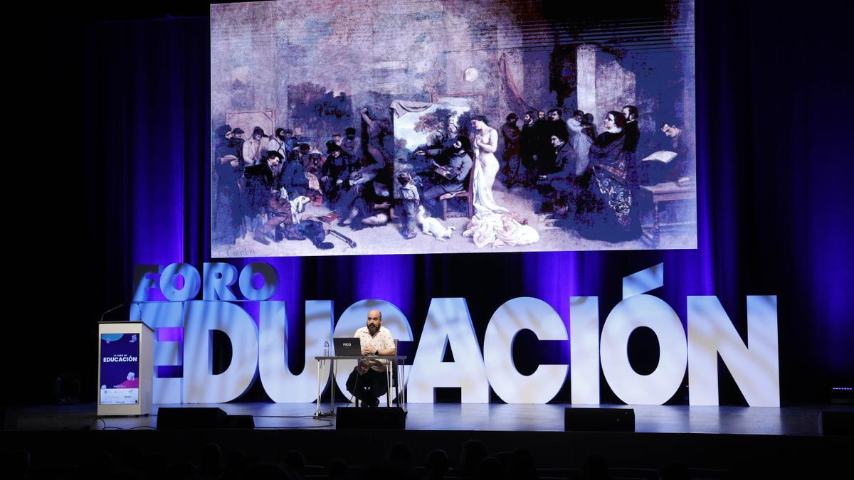 Un momento de la edición anterior del Foro de Educación FARO EDUCA, que este año volverá a reunir a los mayores expertos del sector en el auditorio Mar de Vigo.