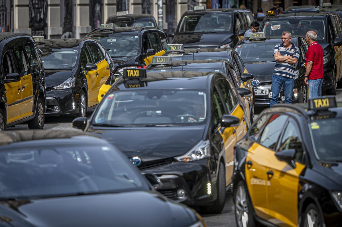 El sector del taxi volvió este martes a las movilizaciones