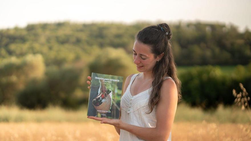 De l'escenari als fogons: Helena Colinas publica un receptari íntim inspirat en la cuina vegana dels seus pares