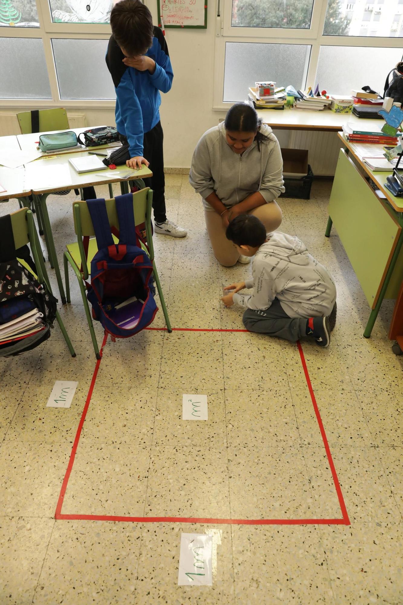 De aula en aula: La Escuelona, con las mates en la mano (en imágenes)