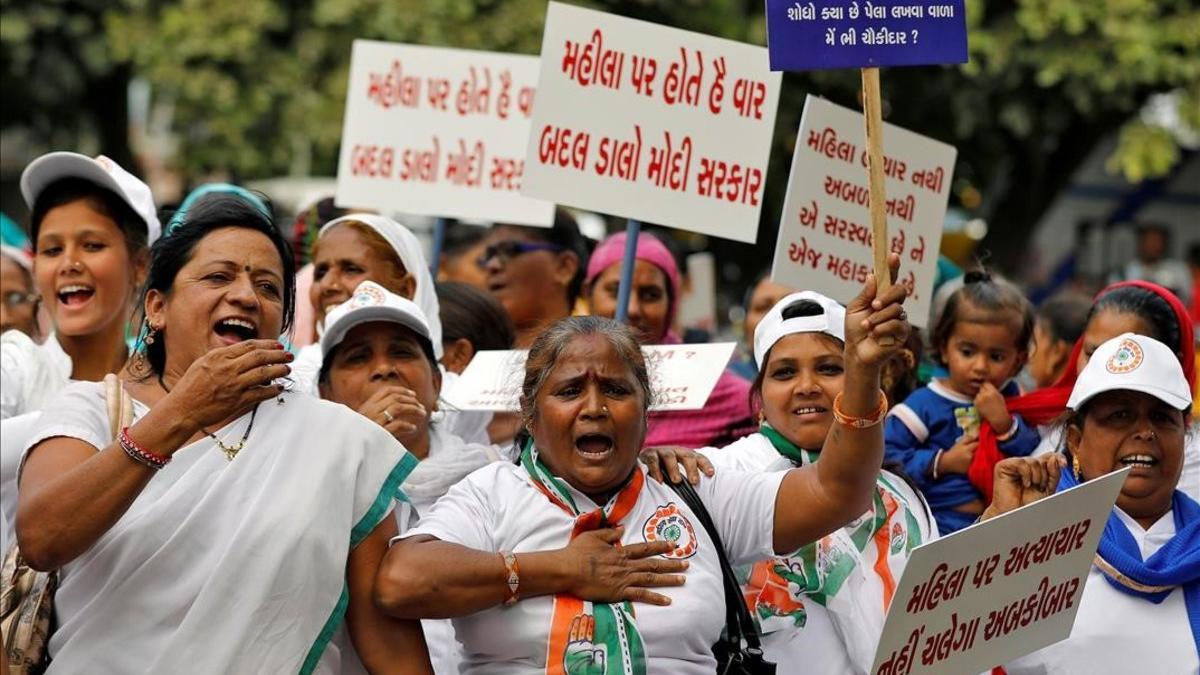 Protesta contra las violaciones de mujeres en la India.