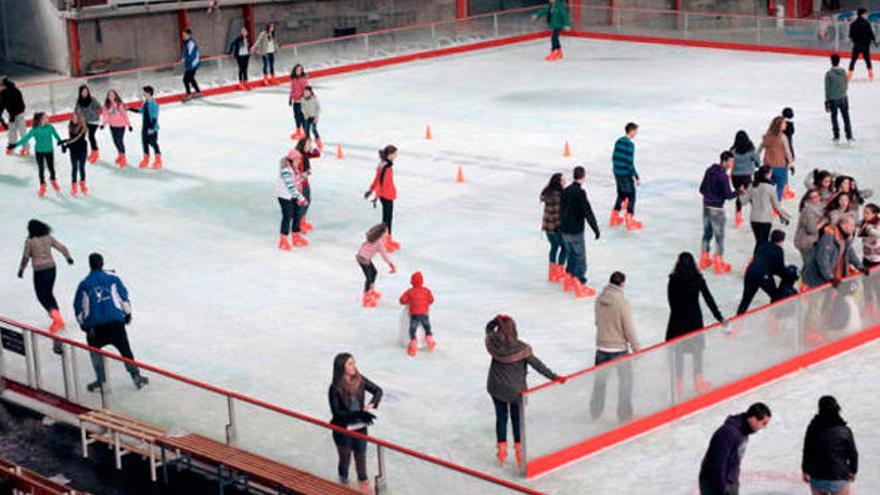 Patinar en pista de hielo en A Coruña