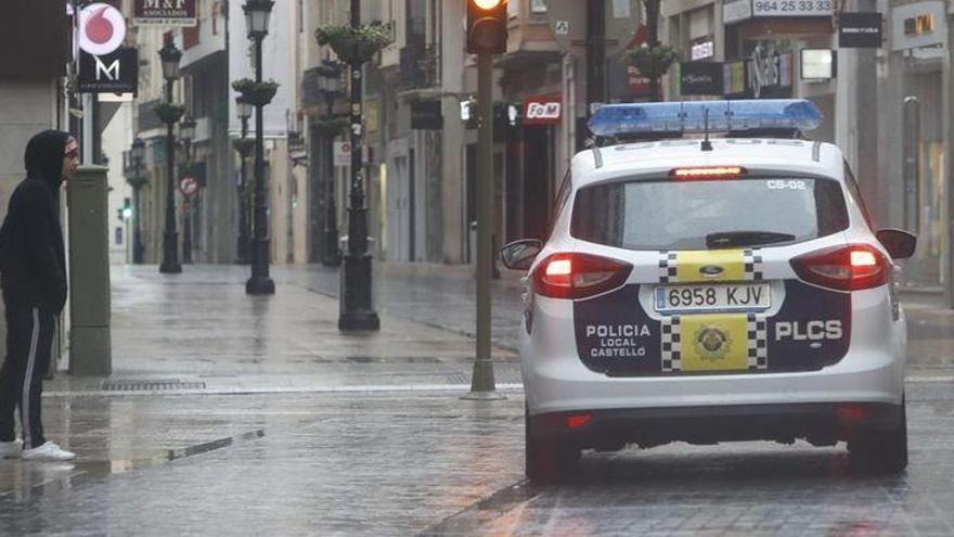 Detenidos tres peatones en Castelló por negarse a irse a casa en plena cuarentena