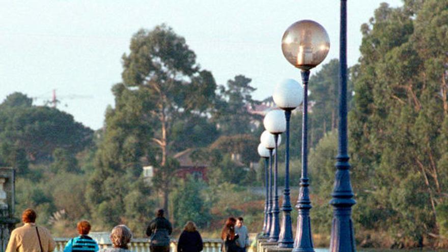 Estampa otoñal en el paseo de O Burgo.