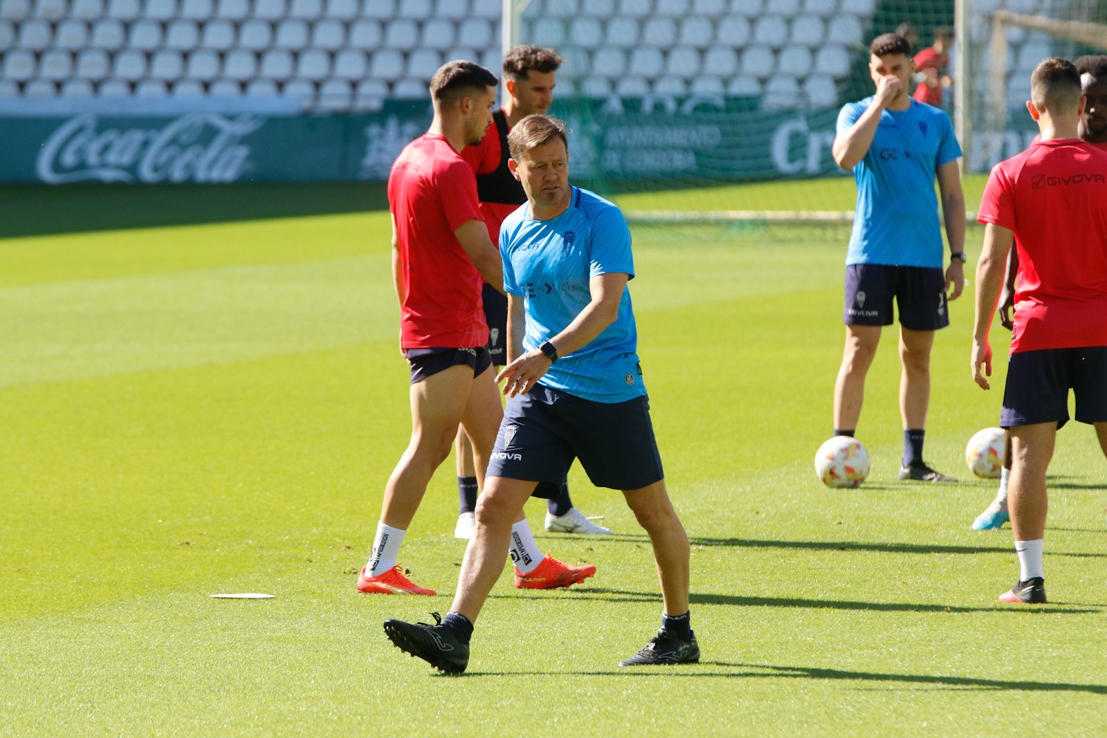 El primer día de Manuel Mosquera en el Córdoba CF, en imágenes